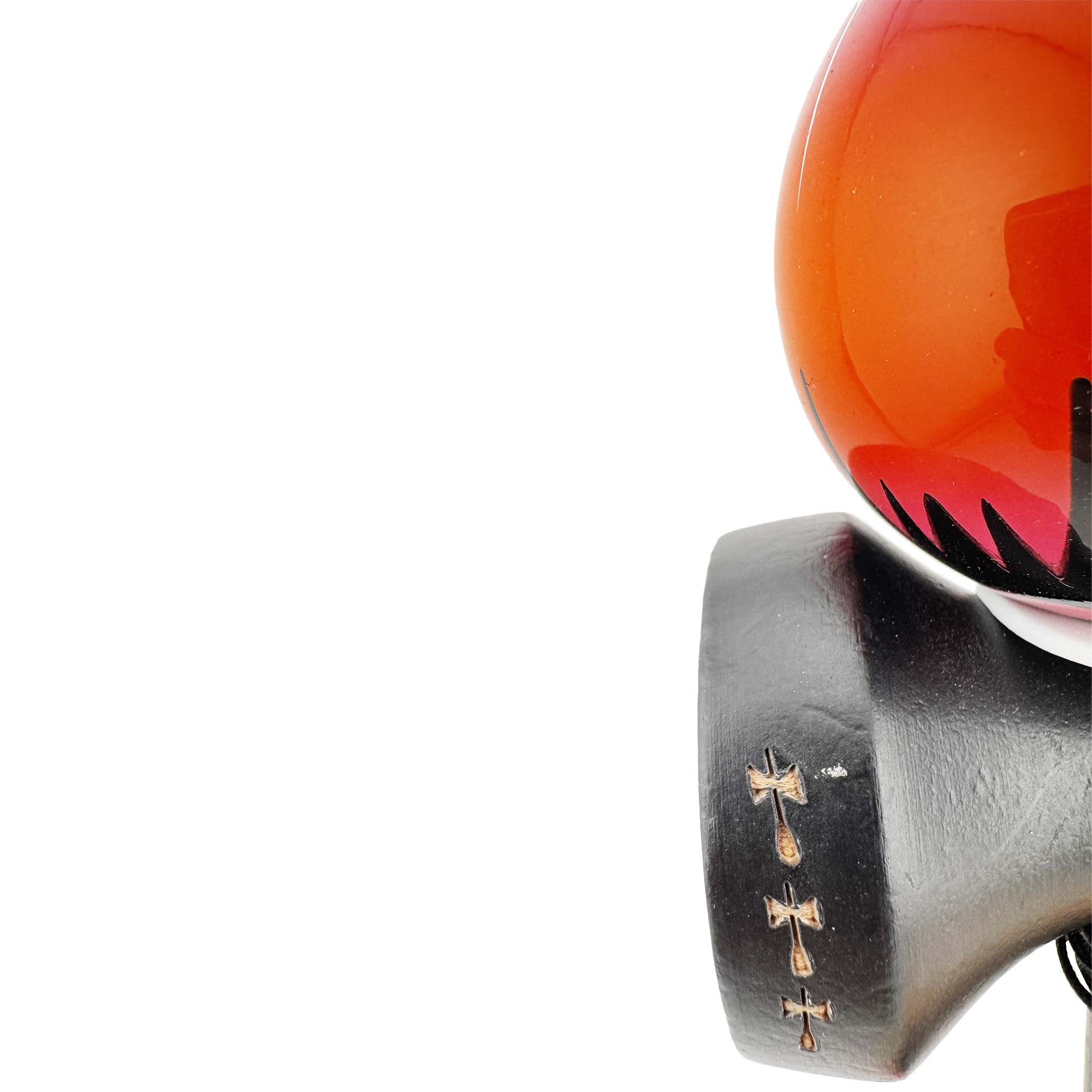 Kendama X Originala, Profesionala, Flippy, BLACK Spider King, Super Sticky cu Cupe Mari KING SIZE V3, Gaura in Baza, Rulment Metalic, din lemn 18 cm, Ata 62/65 cm, Rosu/Negru