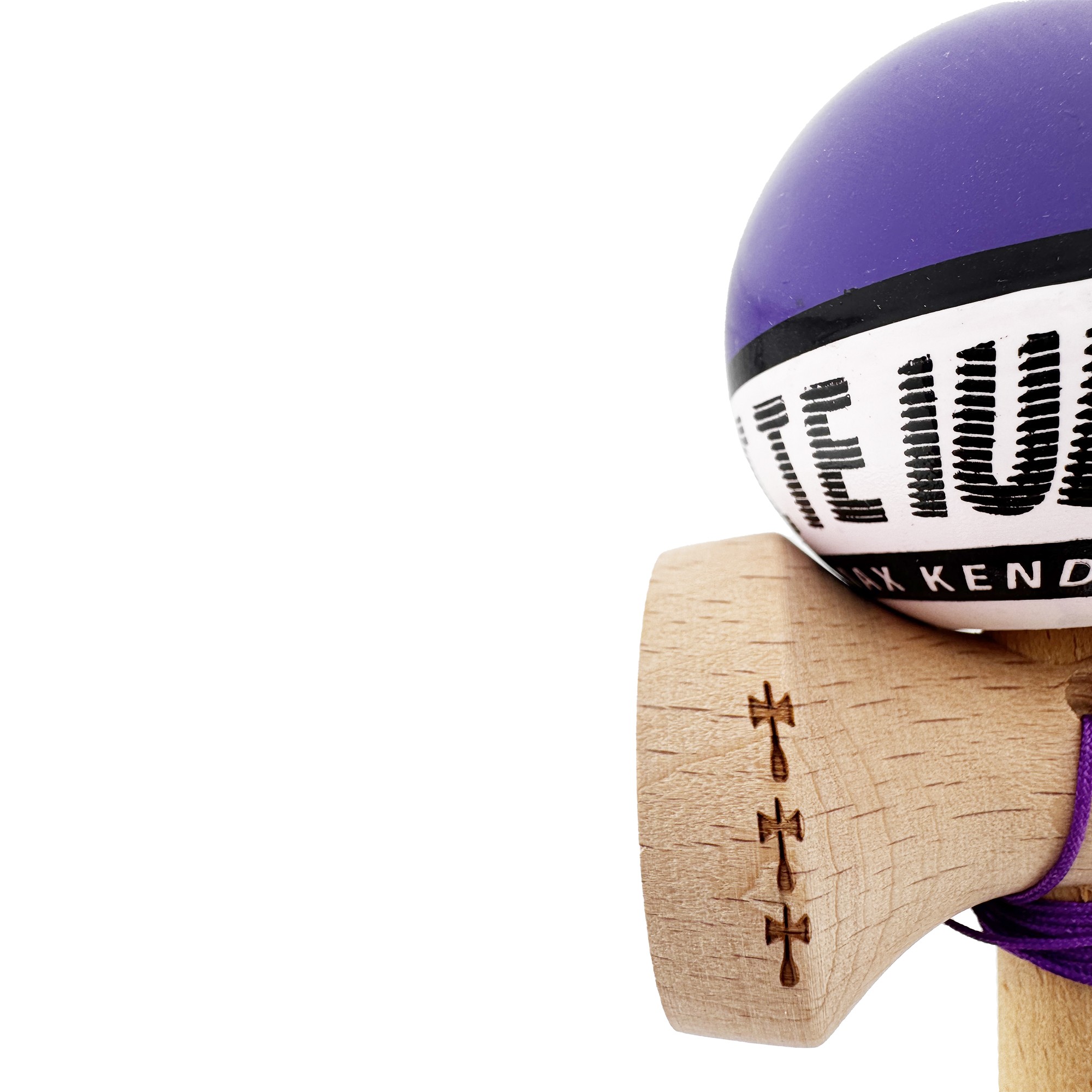 Kendama X TE IUBESC Originala, Profesionala, Flippy, Super Sticky cu Cupe Mari KING SIZE V3, Gaura in Baza, Rulment Metalic, din lemn 18 cm, Ata 62/65 cm, Violet/Alb