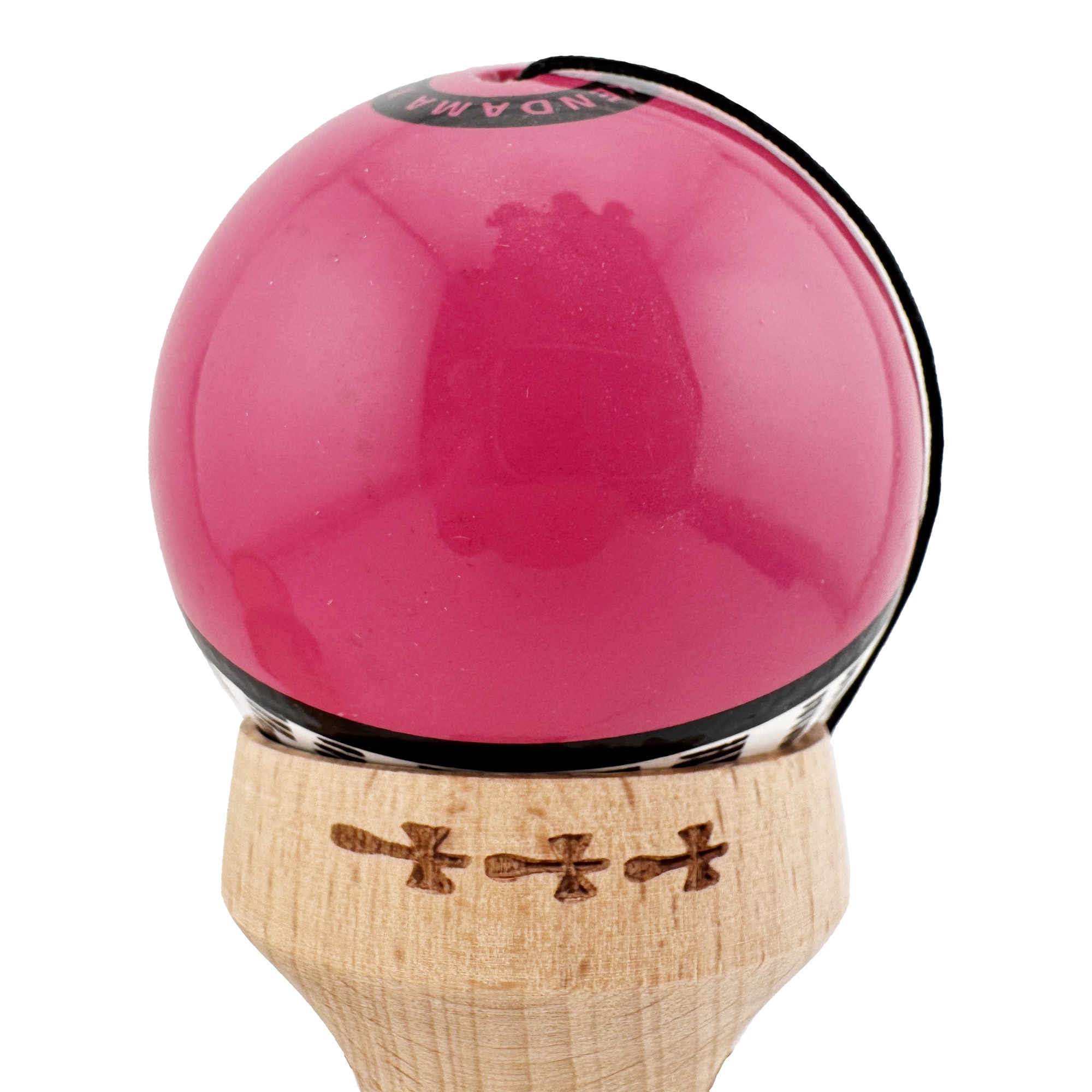 Kendama X TE IUBESC Originala, Profesionala, Flippy, Super Sticky cu Cupe Mari KING SIZE V3, Gaura in Baza, Rulment Metalic, din lemn 18 cm, Ata 62/65 cm, Roz/Alb