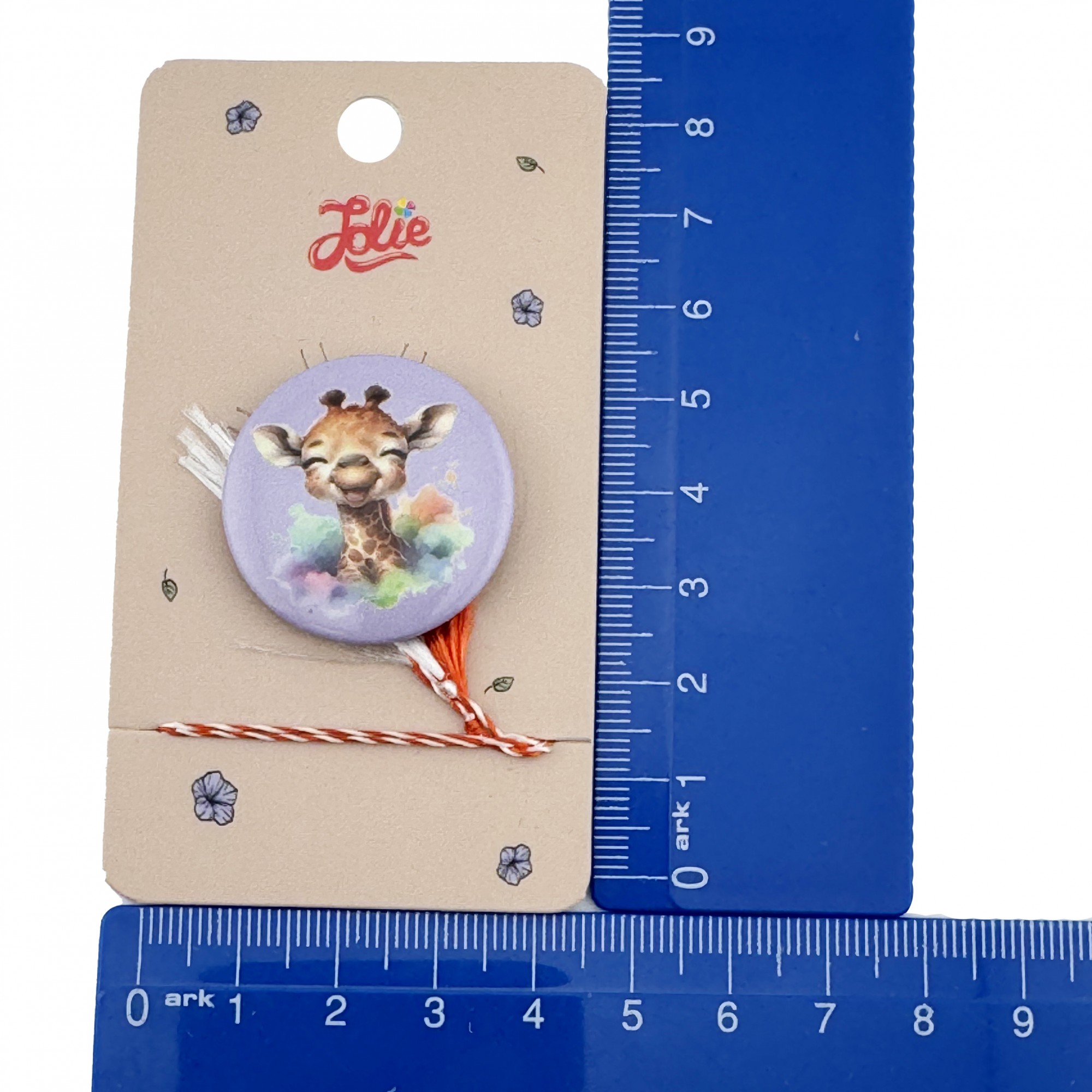 Martisor cu Brosa pentru copii, Jolie, Material Metal, Ambalaj Carton cu Design, Model Girafa, Mov multicolor