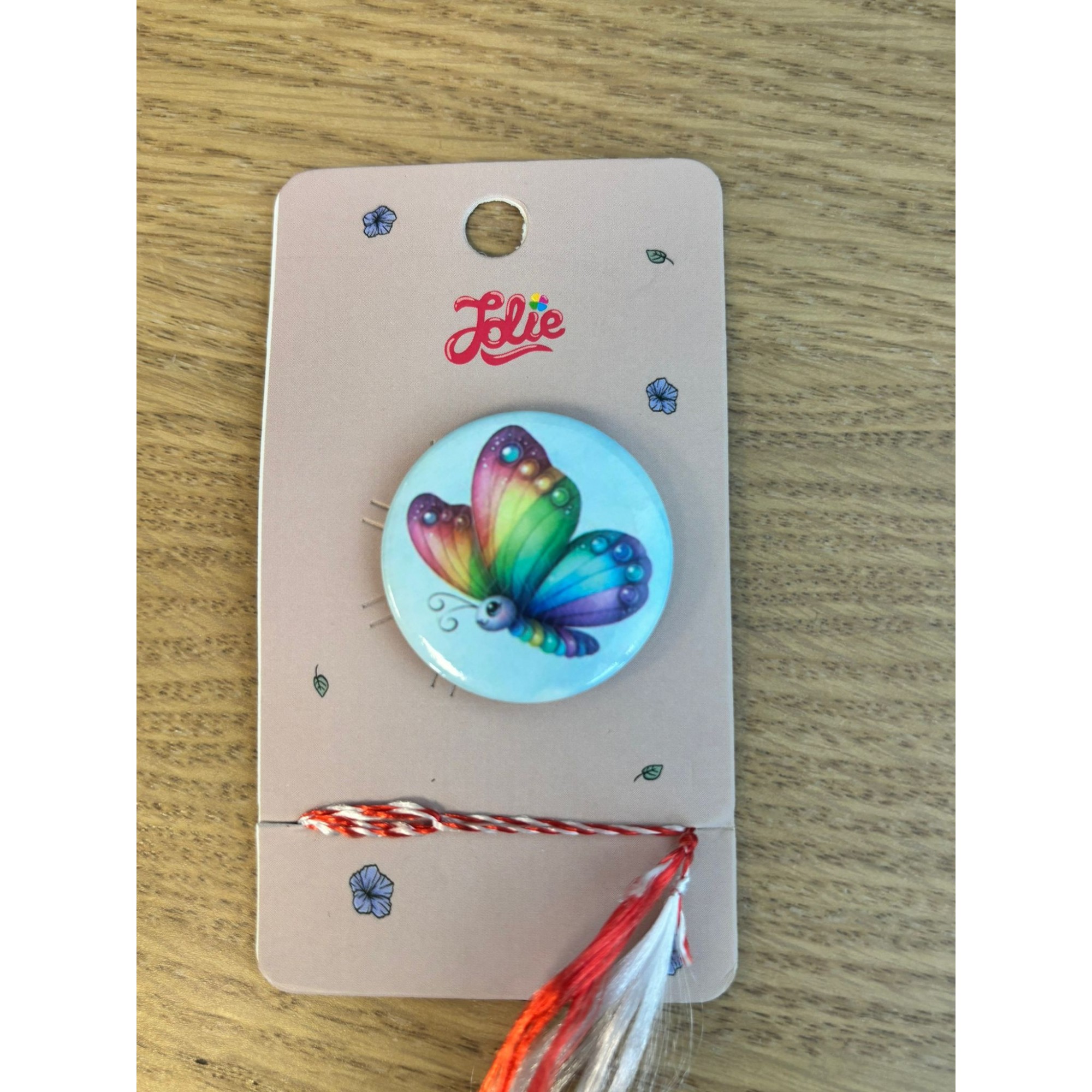 Martisor Insigna Copii - Martisor pentru copii, Brosa, Material Metal, Ambalaj Carton cu Design, Model Fluture