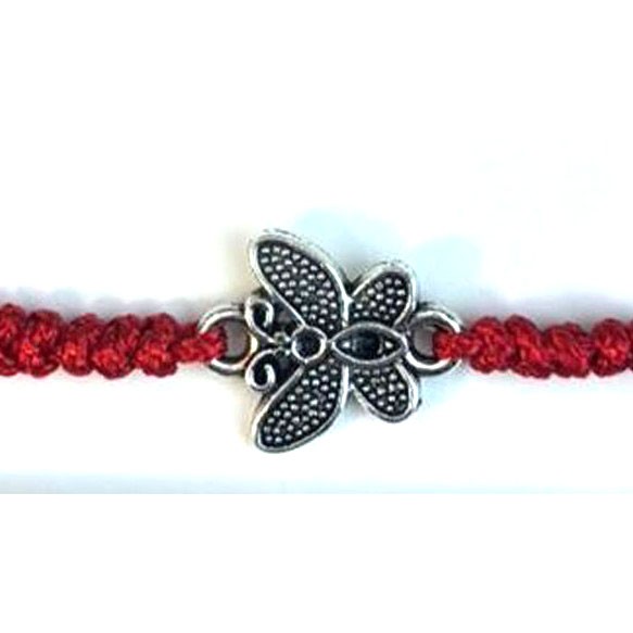 Martisor tip Bratara cu Pandantiv Metalic, Jolie, cu Snur Textil Rosu Impletit, Model Fluture, Dimensiune Reglabila, Ambalata Individual