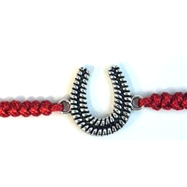 Martisor tip Bratara cu Pandantiv Metalic, Jolie, cu Snur Textil Rosu Impletit, Model Potcoava, Dimensiune Reglabila, Ambalata Individual