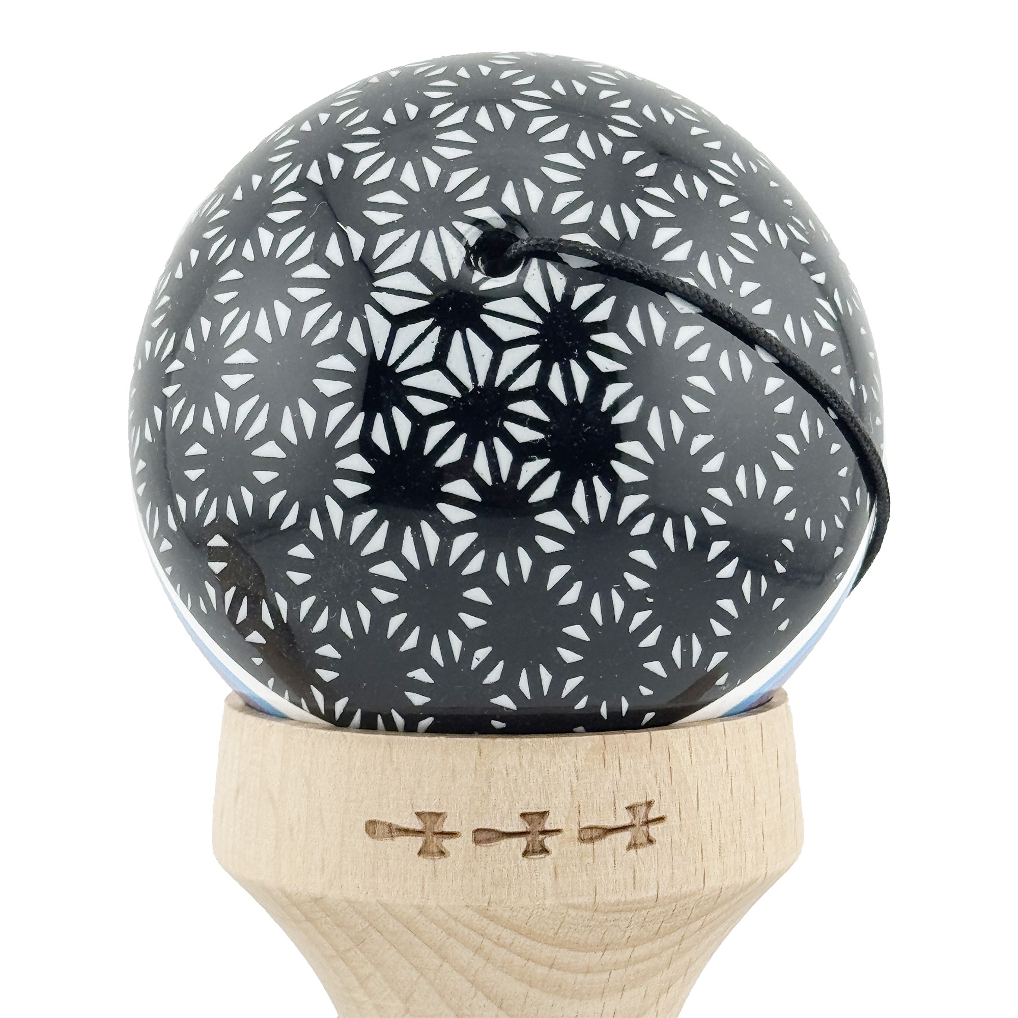 Kendama X Originala, Profesionala, Flippy, RAINDROPS, Super Sticky cu Cupe Mari KING SIZE V3, Gaura in Baza, Rulment Metalic, din lemn 18 cm, Ata 62/65 cm, Alb/Negru/Mov