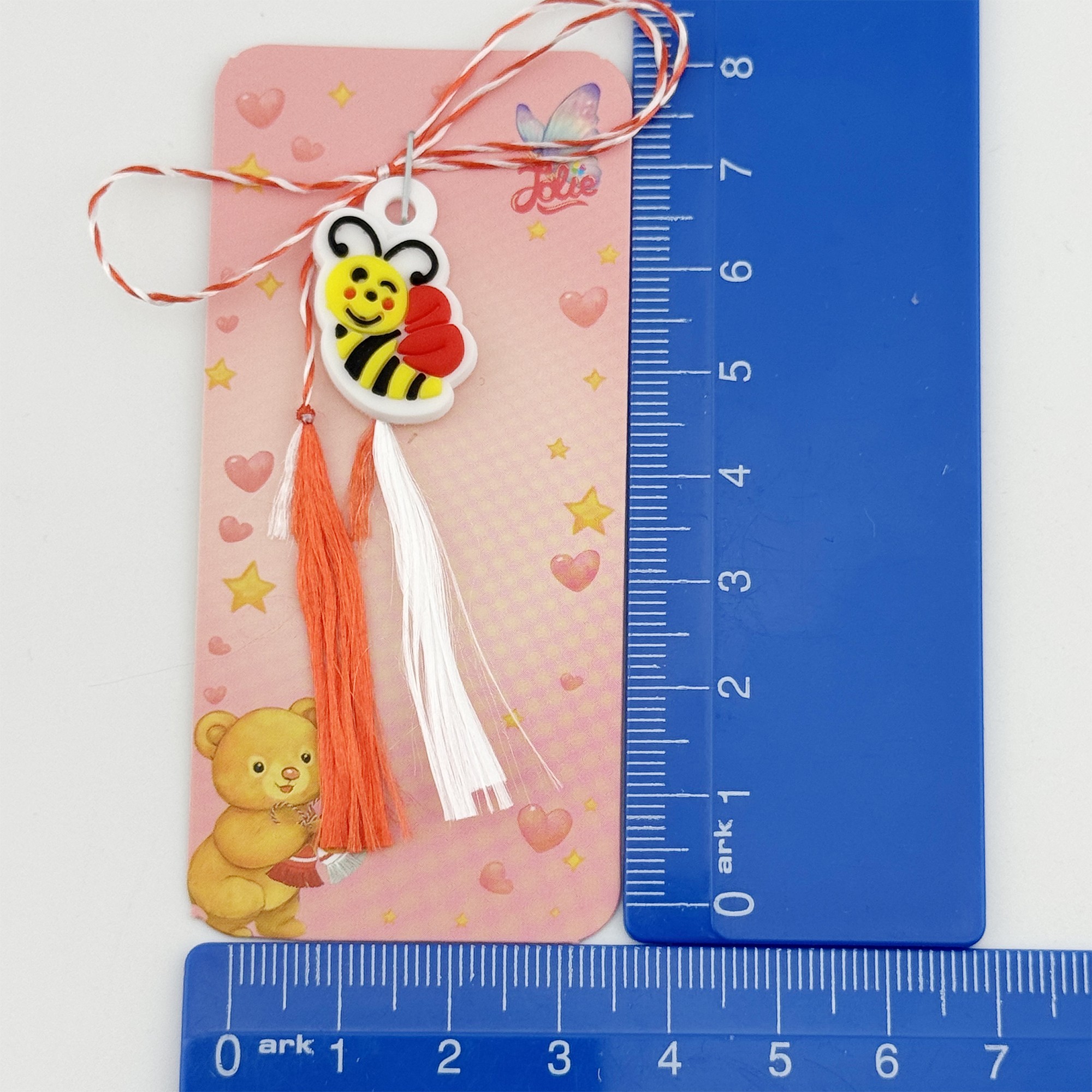 Martisor pentru Copii, Jolie, Model ALBINUTA, din Cauciuc, cu Snur Impletit Alb/Rosu, Ambalaj Carton cu Design, Galben