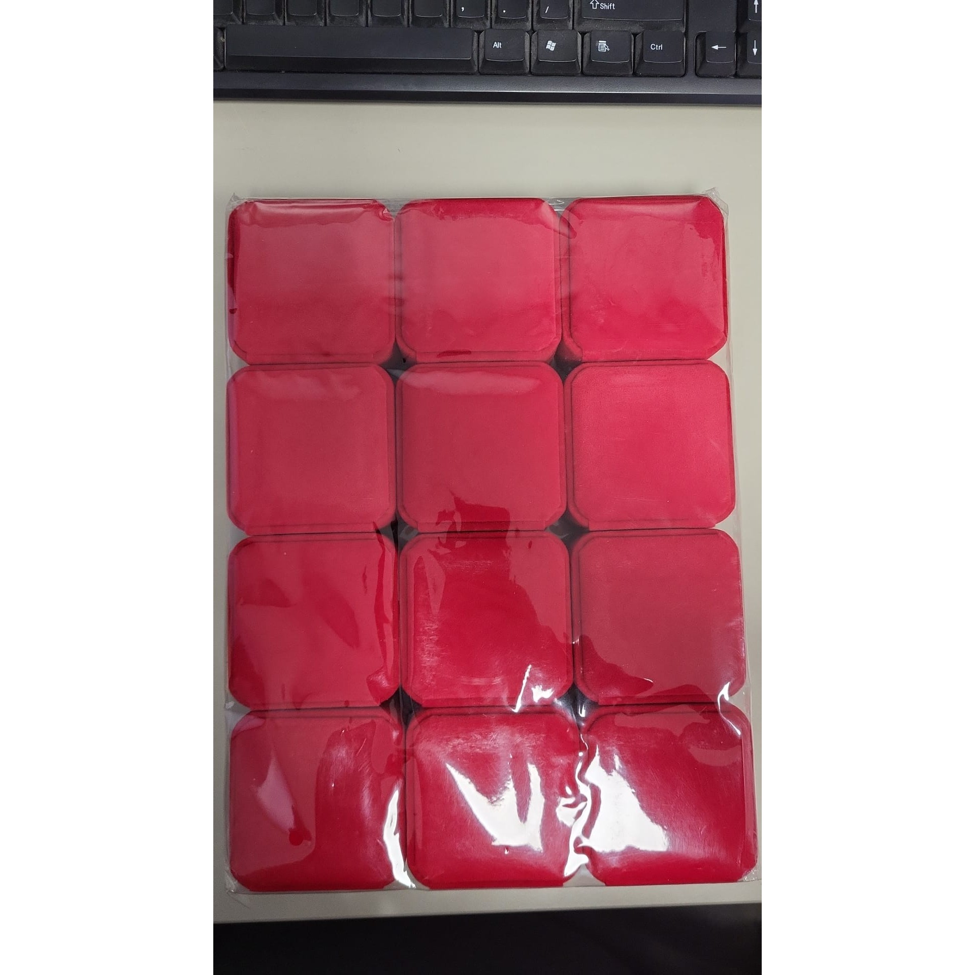 Set 12 Cutii pentru Martisoare/Brose, Catifea rosie, 7 x 7 cm