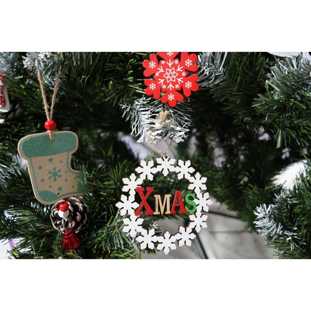 Set brad artificial de Craciun si elemente decorative, nins, decorat cu conuri pin, pentru perete/colt, inaltime 210 cm, diametru 149 cm, 1224 ramuri, Flippy, verde, suport metalic inclus